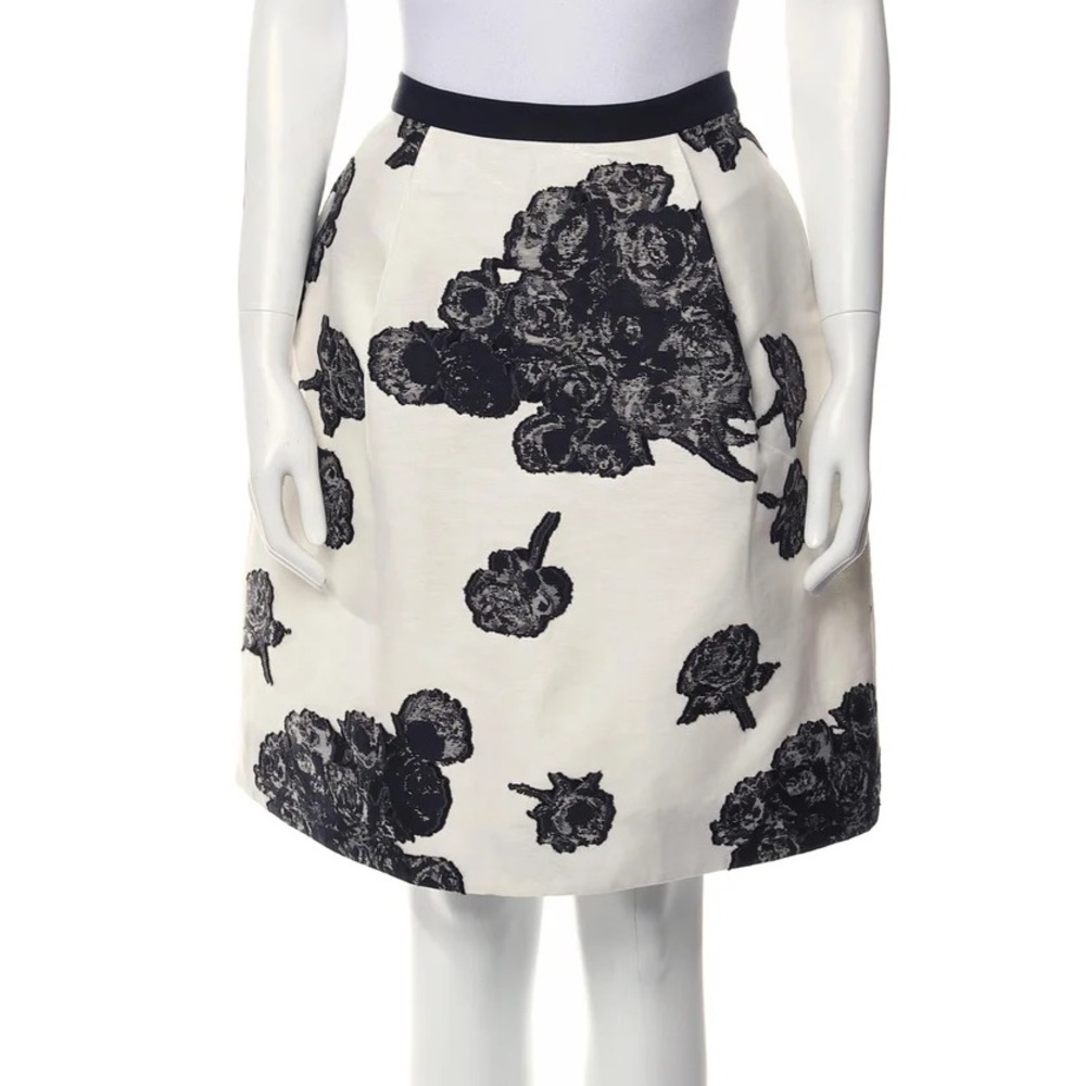 Tanya Taylor floral print pleated Skirt in black white knee length